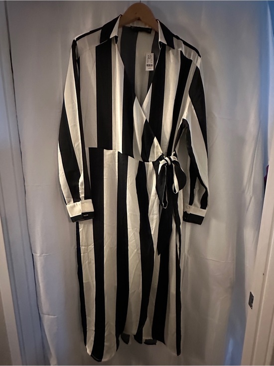 New York & Company Dresses & Skirts - New York & Company Black & White Striped Wrap Dress